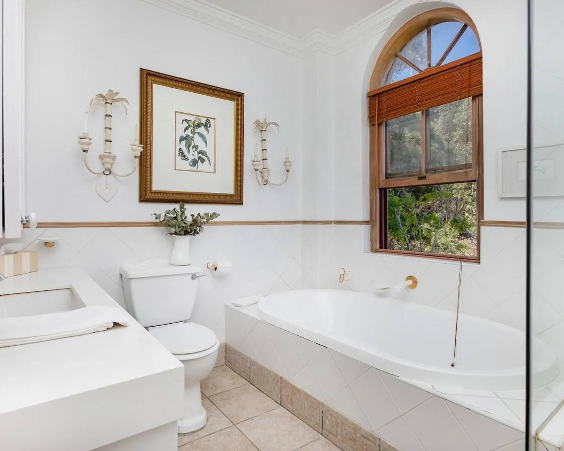 Villa Del Mar: Luxurious Sea View Suite in Bantry Bay Cape Town