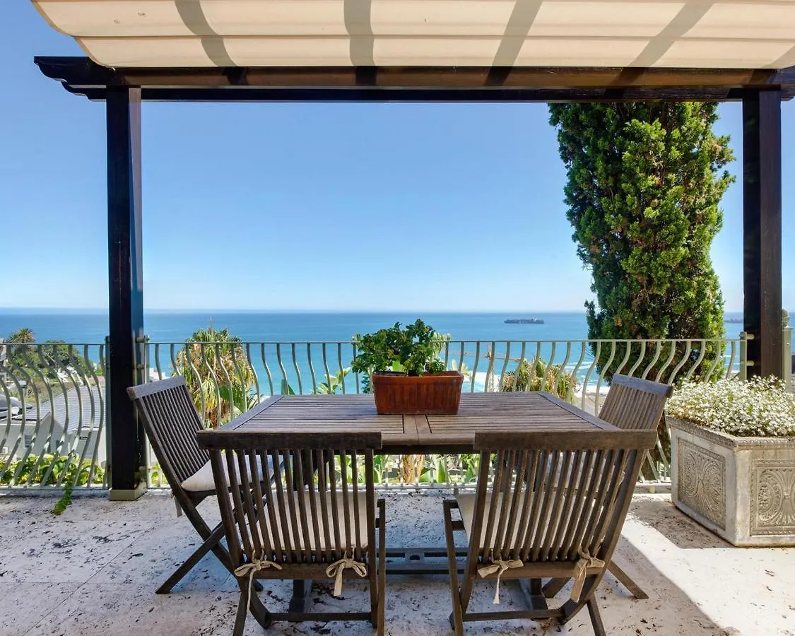 Villa Del Mar: Luxurious Sea View Suite in Bantry Bay Cape Town