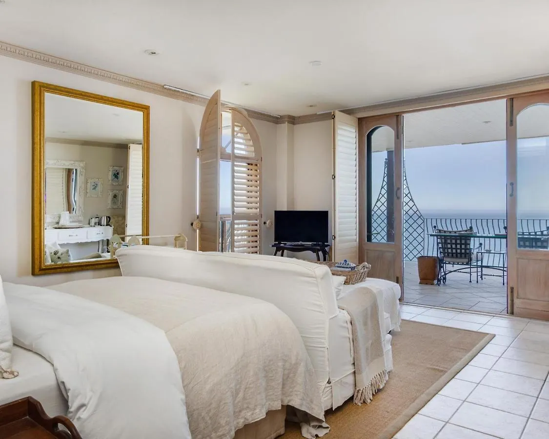 Villa Del Mar: Luxurious Sea View Suite in Bantry Bay Cape Town